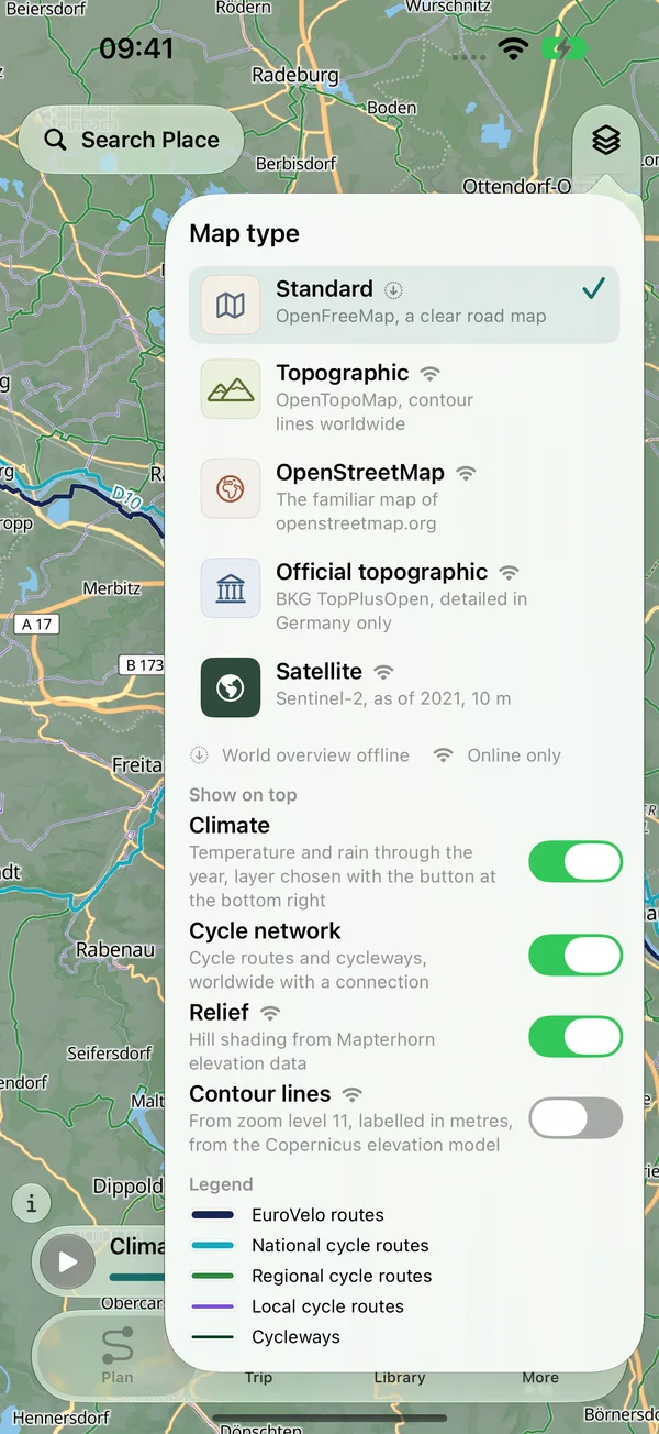 Menu del tipo di mappa: standard, topografica, OpenStreetMap, topografica ufficiale e satellite, con interruttori per clima, rete ciclabile, rilievo e curve di livello