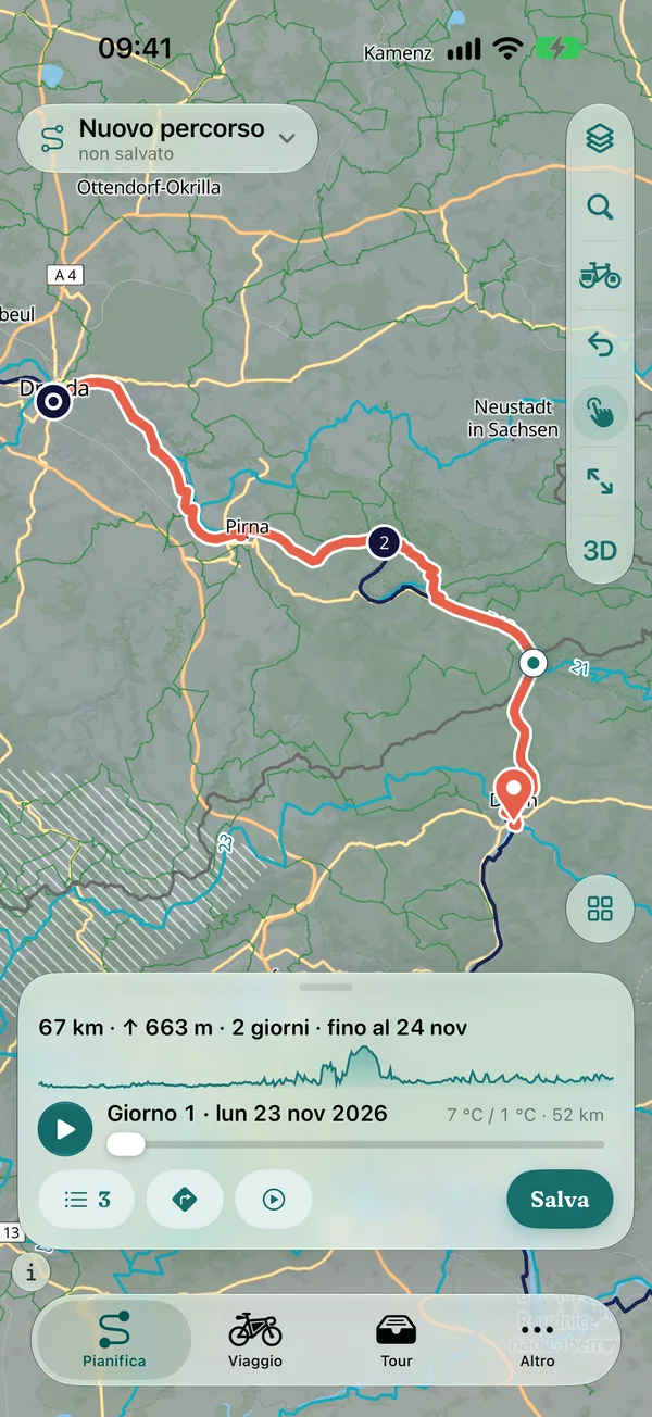 Pianificazione su iPhone: percorso Dresda – Rathen – Děčín con un punto intermedio vicino a Hohnstein, 67 km, 663 m di dislivello, 2 giorni, nel pannello la linea del profilo e i pulsanti per tappe, navigazione, volo 3D e salva