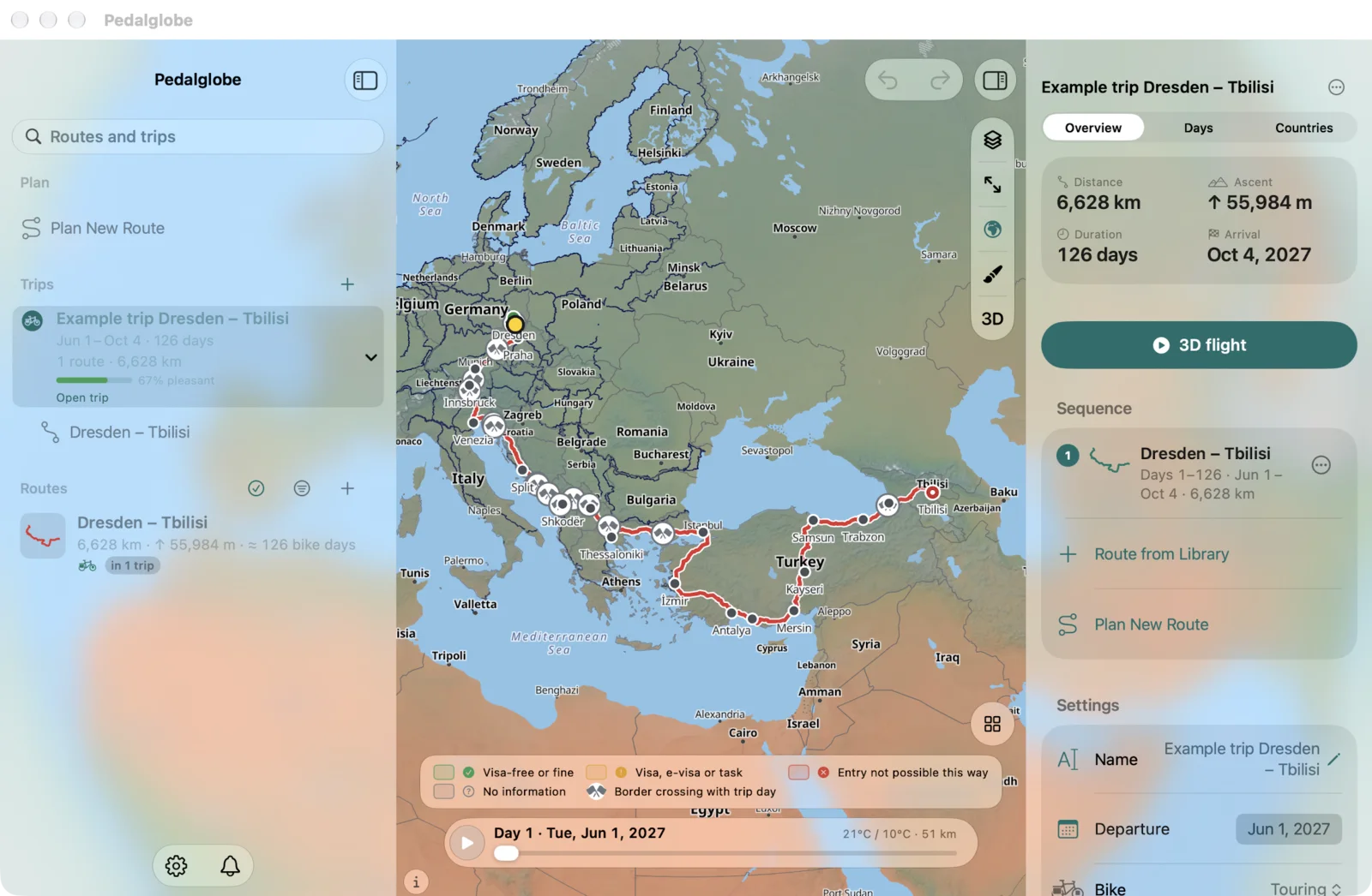 Pedalglobe come app per iPad su un MacBook Air: barra laterale, mappa del viaggio di esempio Dresda – Tbilisi con i paesi colorati secondo le regole d’ingresso e la panoramica con 6.628 km